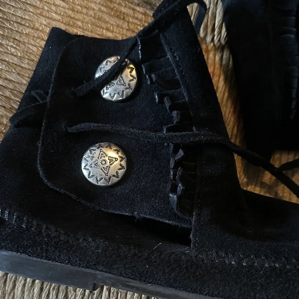 Minnetonka Black suede leather Moccasins with Decorative silver Buttons - Picture 6 of 12